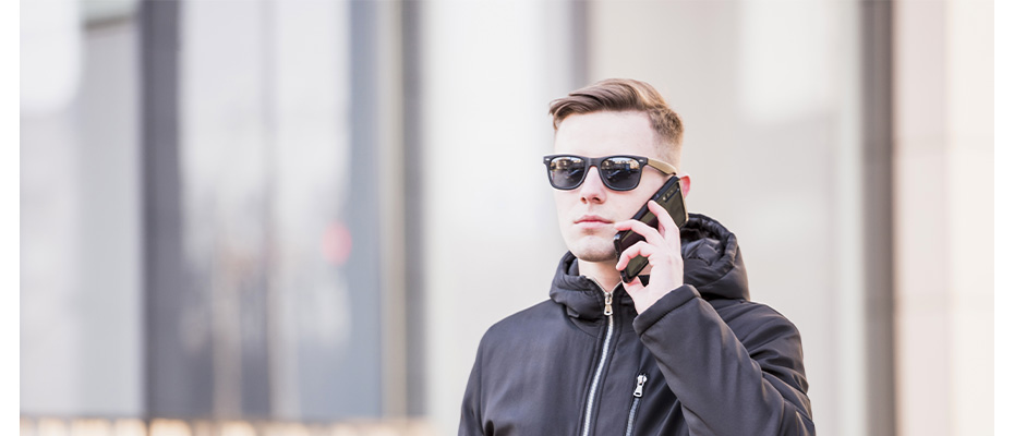 Oakley Meta Gli occhiali intelligenti che uniscono tecnologia, stile e prestazioni outdoor